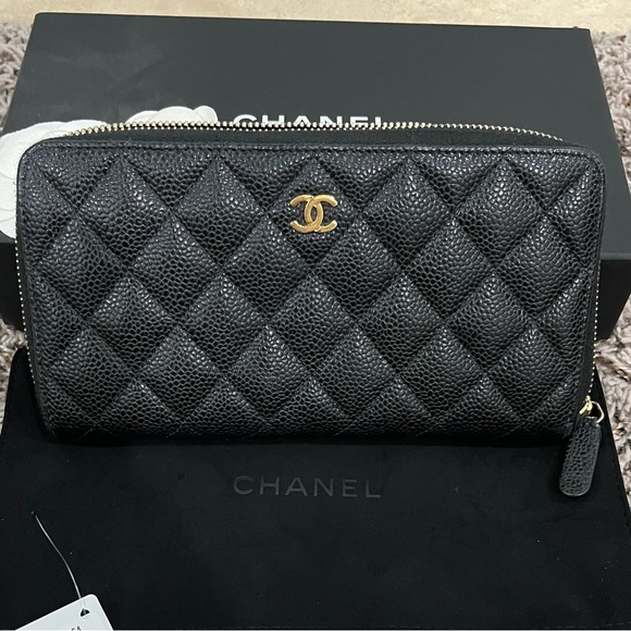 Chanel Wallet - Picture 1 of 6